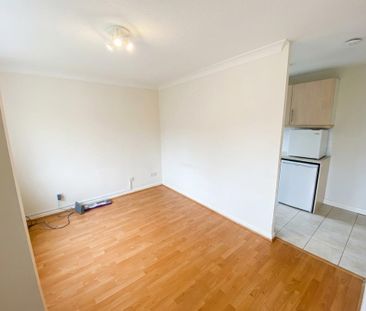 1 bedroom semi-detached house to rent - Photo 4