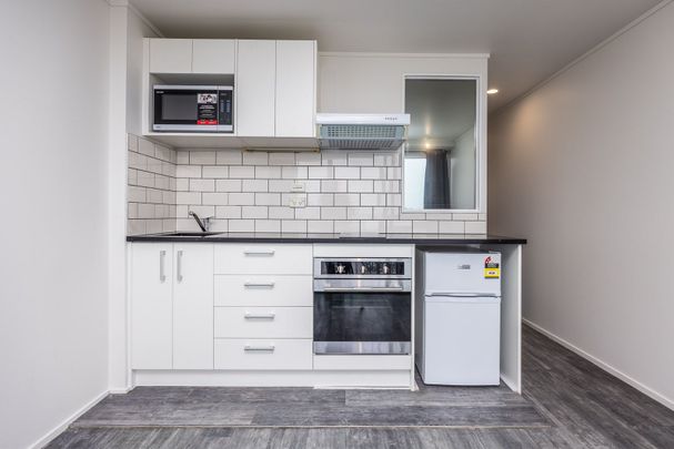 City Living with Harbour Views - Photo 1