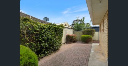 Find flexibility: where low-maintenance living meets generous space - Photo 3