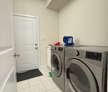 For Lease - 3097 Meadowridge Drive, Oakville, Ontario - Photo 5