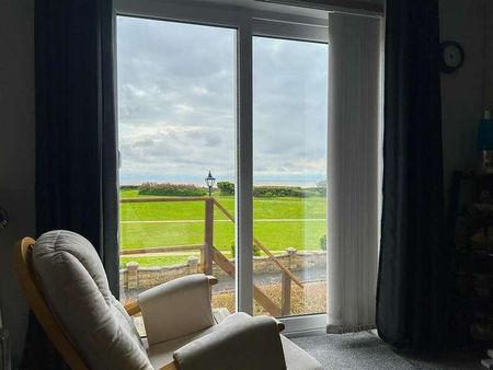 Sea Point, Barry, CF62 - Photo 2