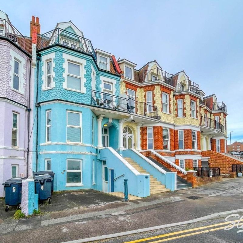 Undercliff Road, Boscombe, Bournemouth - Photo 1