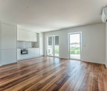 2 room luxury Flat for rent in Lisbon - Photo 3