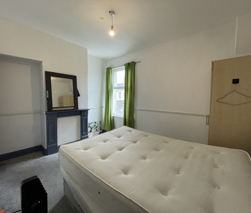 3 bedroom terraced house to rent - Photo 4