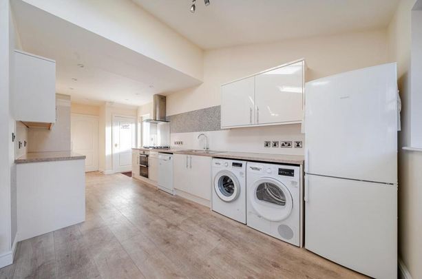 3 bedroom semi-detached house to rent - Photo 1