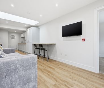 One-Bedroom House share - Photo 2