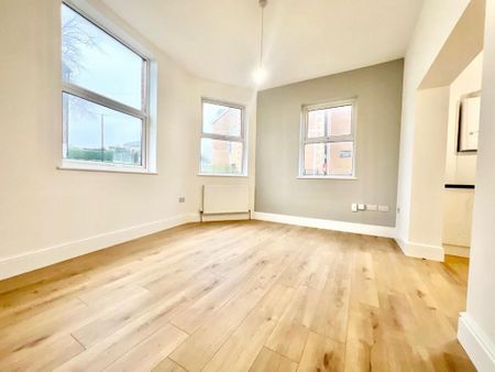 1 bedroom flat to rent - Photo 2