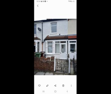2 Bed Terraced House, Devon Road, IG11 - Photo 6