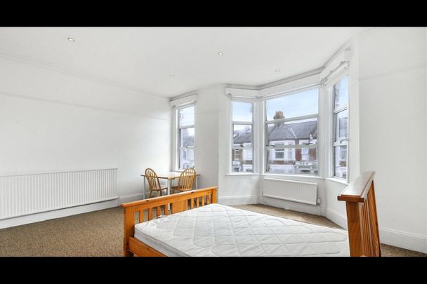 2 Bed Flat, Mortimer Road, NW10 - Photo 1