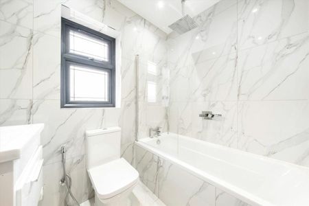 Carlingford Road, Morden Park, SM4 - Photo 5