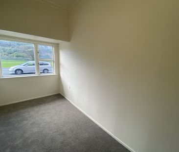 Owhiro Bay Living - Photo 1