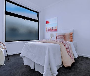 "Stunning townhome" - Photo 6