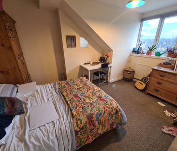 4 Bed - 7 Beechwood Walk, Burley, Leeds - LS4 2LZ - Student - Photo 4