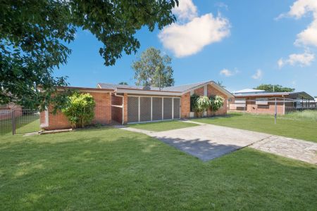 18 Pine Street, Kirwan. - Photo 5