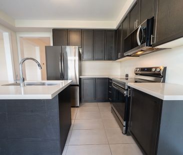 For Lease - 6 Northrop UPPER Avenue, Clarington, Ontario - Photo 1