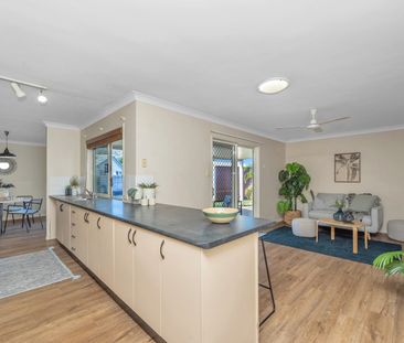 104-106 Martinez Avenue, West End QLD 4810 - House For Rent | Domain - Photo 3
