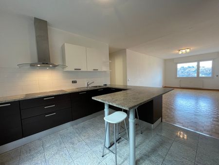 3 LOC. CON VISTA e piccolo TERRAZZO/GIARDINO - Foto 4