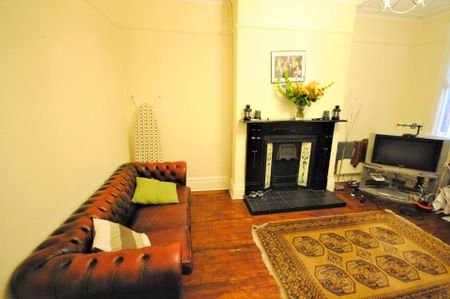 5 Bed - 31 Stanmore Street, Headingley, Leeds - LS4 2RS - Student - Photo 2