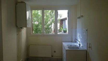 APPARTEMENT T3 A LOUER LYON 4EME ARRONDISSEMENT Mairie-Tabareau - Photo 2