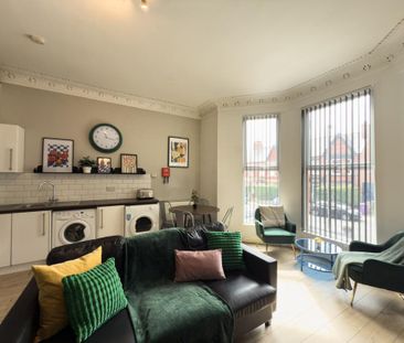 5 bedroom semi-detached house to rent - Photo 4