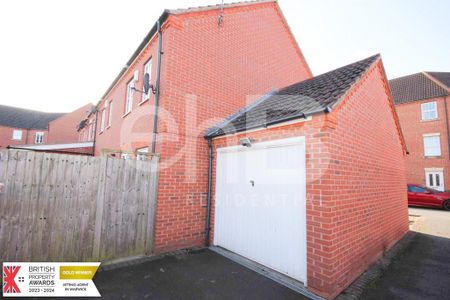 2 bedroom end of terrace house to rent - Photo 4