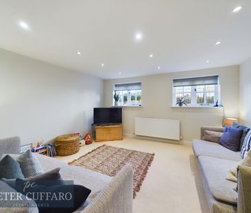 3 bedroom end of terrace house to rent - Photo 1