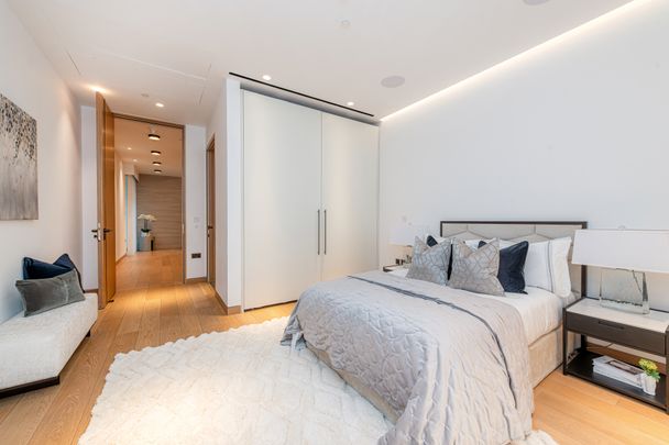 Lateral living at it’s finest in the heart of Mayfair - Photo 1