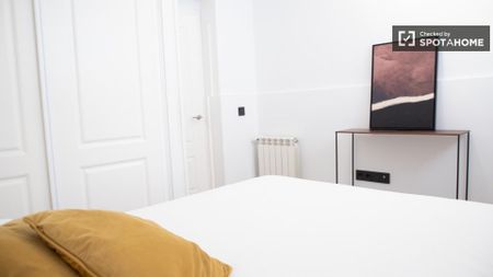 madrid, Community of Madrid 28011 - Photo 2