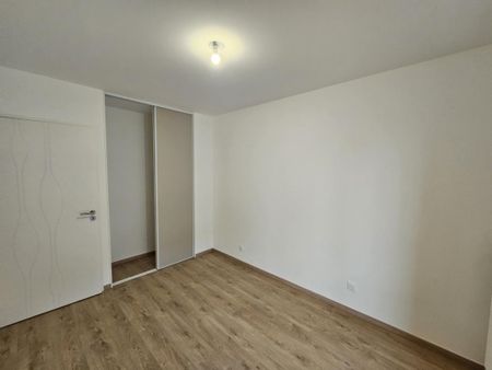 Location Appartement 3 pièces 74m² CHAMBERY 73000 - Photo 2