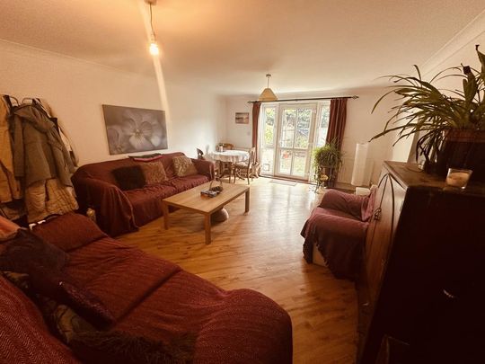 1 bedroom in a house share to rent - Photo 1