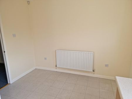 2 bedroom semi-detached house to rent - Photo 5