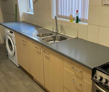 Room in a Shared House, Sladefield Road, B8 - Photo 1