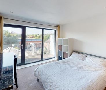 3 bedroom terraced house to rent - Photo 3