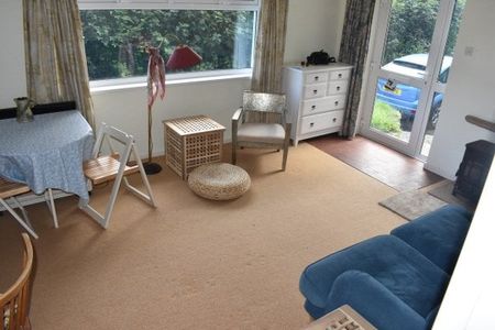 Castle Mead, Narberth, SA67 - Photo 2