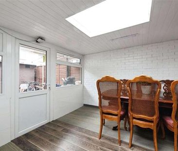 Croombs Road, London, E16 - Photo 4