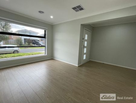 Move in before Christmas!! - Photo 4