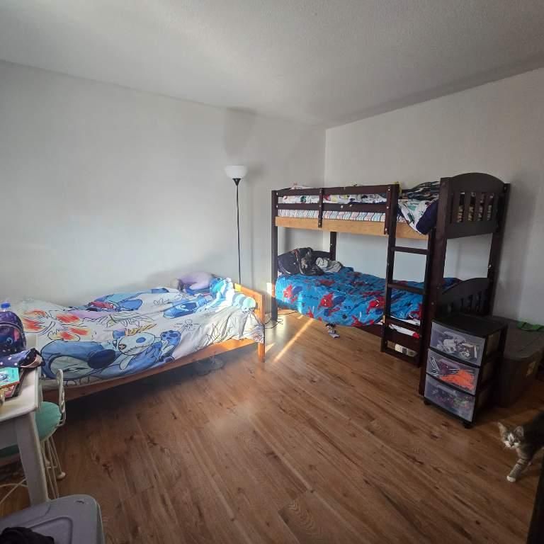 4½ à 995$ par mois (eau chaude et chauffage inclus) - Photo 1