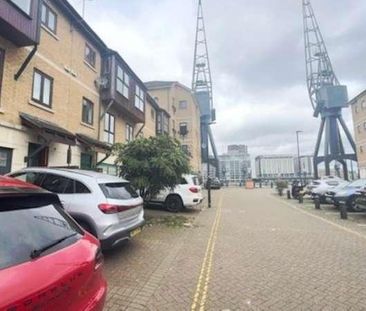 Hardy Avenue, Custom House, E16 - Photo 1