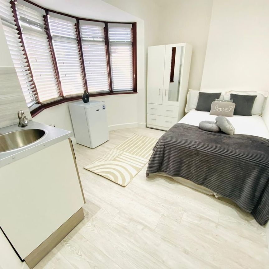 Room in a Shared Flat, Bencroft Road, SW16 - Photo 1