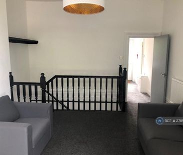 2 bedroom flat to rent - Photo 6