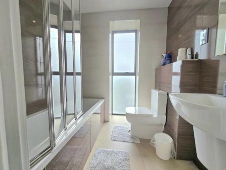 3 bedroom ground floor maisonette to rent - Photo 4