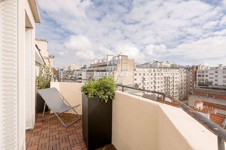 APPARTEMENT MEUBLE EN DERNIER ETAGE - BLD EXELMANS - Photo 4