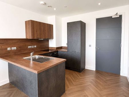 AVAILABLE JUNE 29TH | STUDIO APARTMENT | GREAT TRANSPORT LINKS | FULLY FURNISHED | COMMUNAL GARDENS - Photo 4