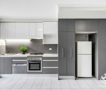 Large Studio unit with open Living area and courtyard - Photo 3