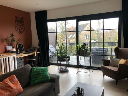 Instapklare ruime gerenoveerde woning met ruime uitbouw achteraan, groot zonneterras en koer - Photo 3