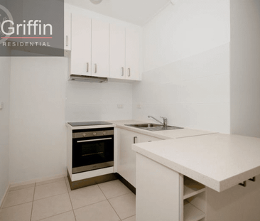 FULLY FURNISHED GROUND FLOOR UNIT - Photo 4