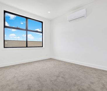 Exclusive 2‑Bed + Study Townhouse in Prime Pascoe Vale – Sophistica... - Photo 2
