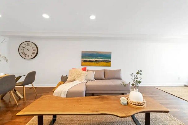 Home Away from Home - 3 bedroom, 2 bathroom with 2 floors - Photo 1