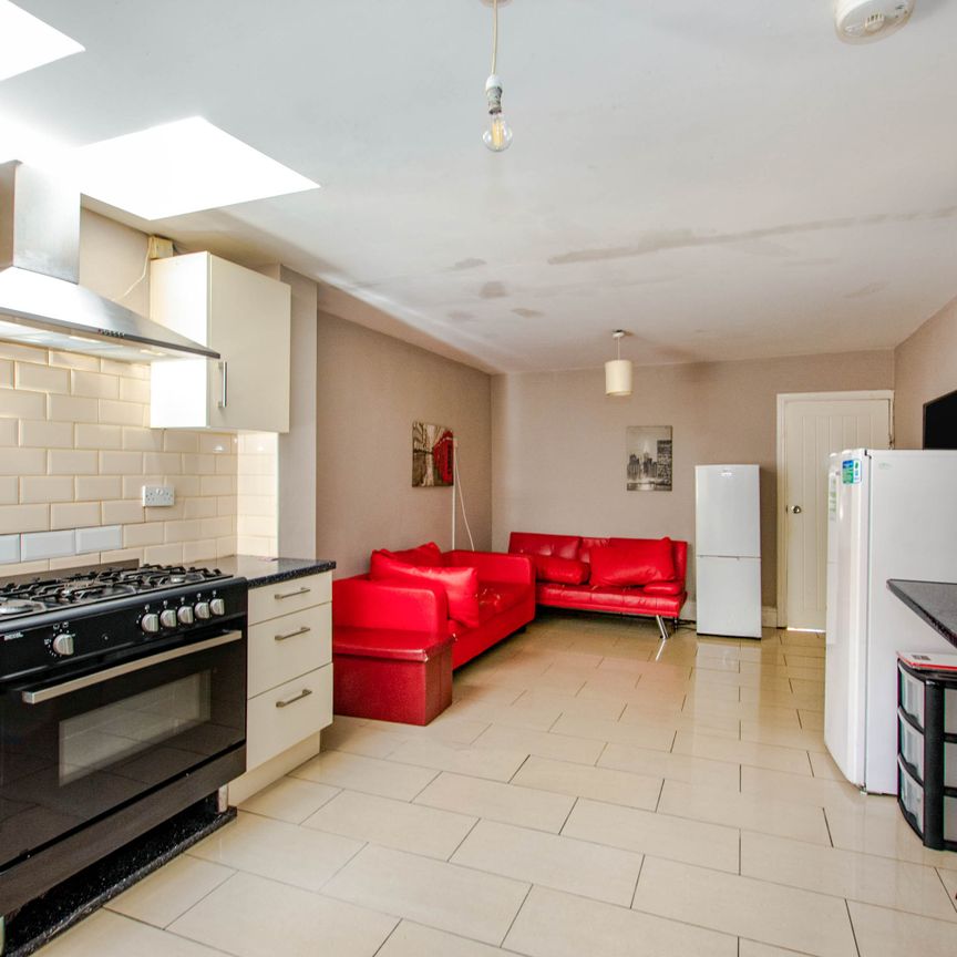 Tiverton Road 216 Room 1 - Photo 1