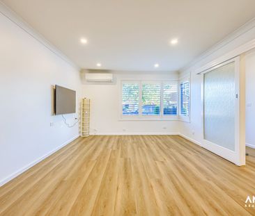 Modern & Low-Maintenance Living in the Heart of Doncaster East - Photo 2